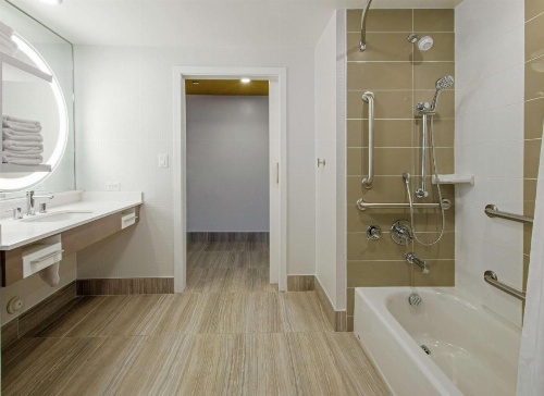 Hampton Inn By Hilton & Suites Raleigh-Durham Airport-Brier Creek image 7